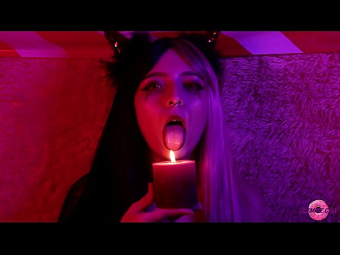 ❤️ Μια παθιασμένη πίπα από ένα σέξι Succubus με ένα σπέρμα στο στόμα της. ❤ Βίντεο σεξ ️