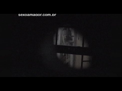 ❤️ Ξανθιά κοπέλα βιντεοσκοπήθηκε κρυφά από ηδονοβλεψία της γειτονιάς κρυμμένο πίσω από κούφια τούβλα ❤ Βίντεο σεξ ️